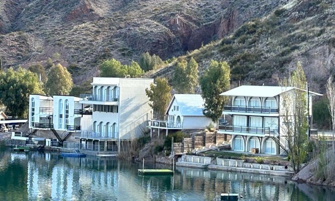 Rincon del Atuel Casa | Casa en Los Reyunos, Ubicación perfecta Frente al lago