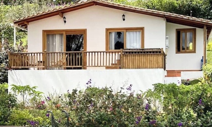 El Penol Casa | CASA EVE HOTEL 1 bedm suite w/ living rm on the water Breakfast and Dinner incl.
