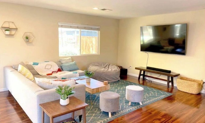 Concord Casa | Casa Familia - 4-br modern family home w/saltwater pool & spa