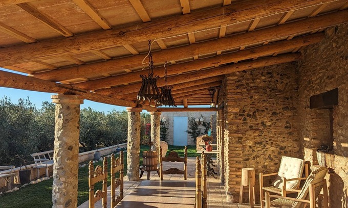 Riudoms Casa | Casa Hostalets - Newly renovated casa with pool in the middle of the olive trees