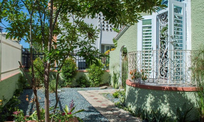 Parque Cama Y Desayuno | Casa Isabel Bed & Breakfast