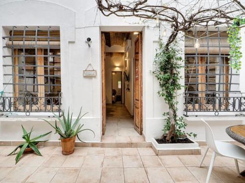 L'Hospitalet de Llobregat Apartamento | Casa Jasmin cosy 4 bedroom house with terrace
