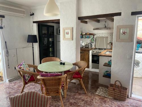 El Palo Casa | Casa Las Cuevas