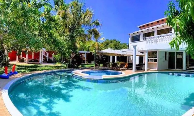 Iztapa Casa | Casa Las Gaviotas - Cinco Habitaciones Casa, Capacidad 16