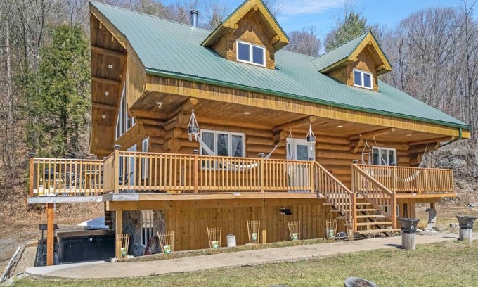 Val-des-Monts Apartamento | Casa Madera - 11 Acres/SPA/Close to Lac McGregor
