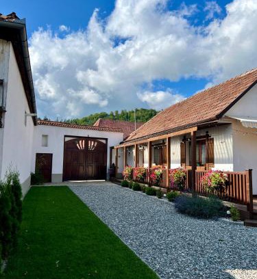 Zarnesti Casa | Casa Matteo - Rustic & cosy getaway in Zărnești