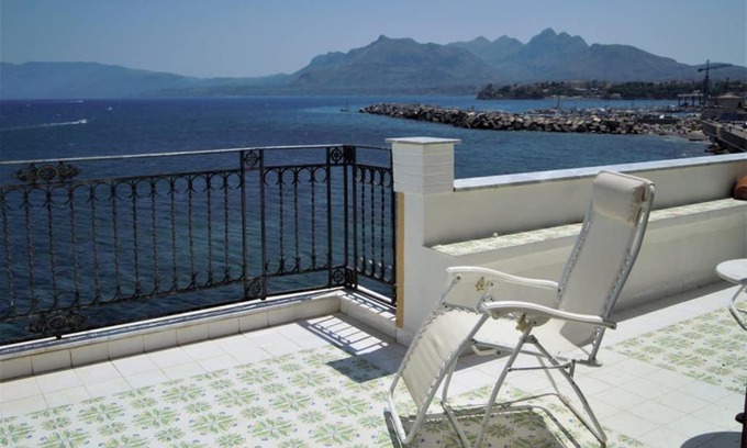 Porticello Casa | Casa nel borgo marinaro di Santa Nicolicchia