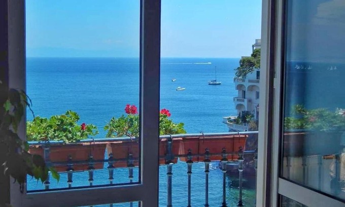 Posillipo Apartamento | Casa Parthenope, a window on the sea