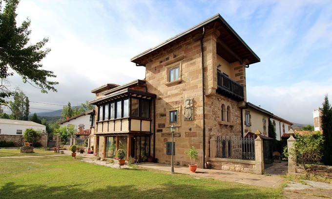 Hermandad de Campoo de Suso Casa | Casa Doña IRENE ( GRUPO LAS CASONAS DE DON PEDRO)