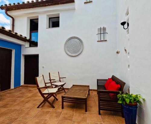 Montejaque Casa | Casa rural en Montejaque con patio andaluz, chimenea y sala multiusos