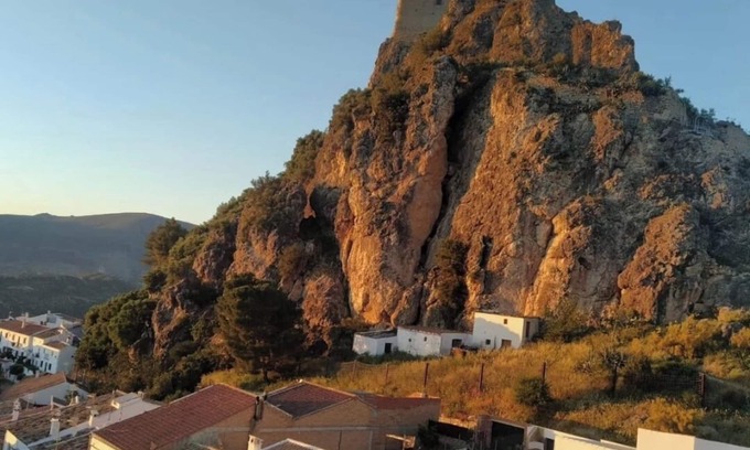 Zahara de la Sierra Cabaña | Casa rural "el mirador" en zahara de la sierra. Las mejores vistas del pueblo!