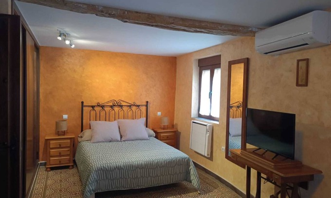 Huérmeces del Cerro Casa | CASA RURAL LA CORNEJA