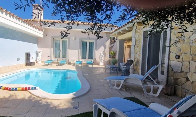 Cala Sinzias Villa | CASA SINZIAS CON PISCINA 9 CAMAS