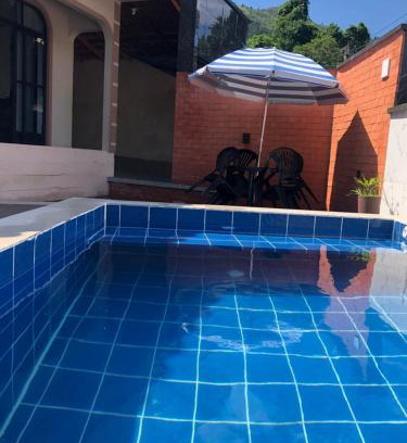 Governador Celso Ramos Casa | Casa temporada com Piscina