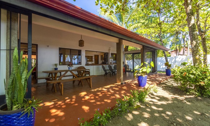 Esterillos Oeste Casa | Casa Tortuga - Beautiful Spacious Beachfront House