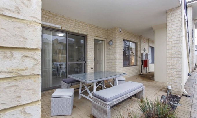 Redcliffe Apartamento | Casa Toucan - 2 bedroom apartment close to the airport