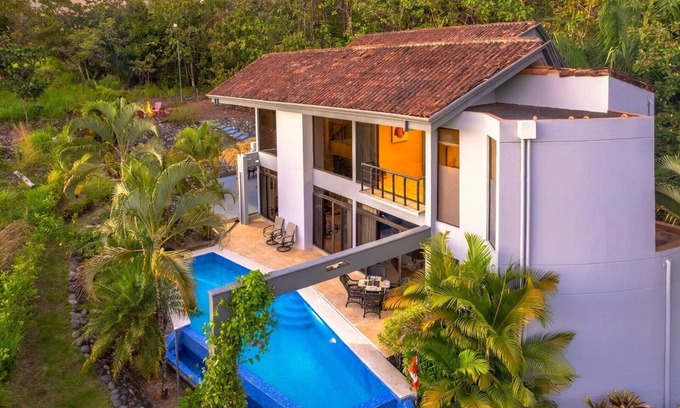 Esterillos Casa | Casa Tweed - Large private modern home, minutes from the ocean!