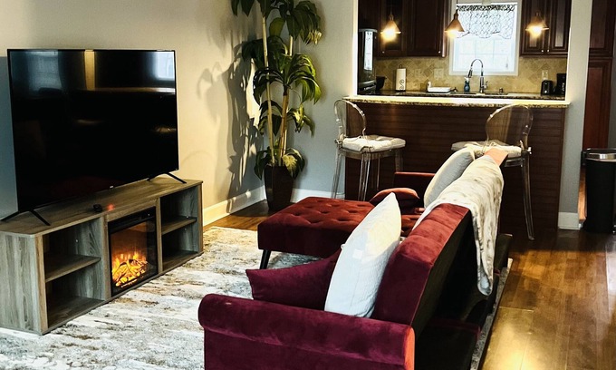 Smyrna Casa | Casa Vostra Beautiful Townhouse with 1 BR near Truist Park and Cumberland Mall