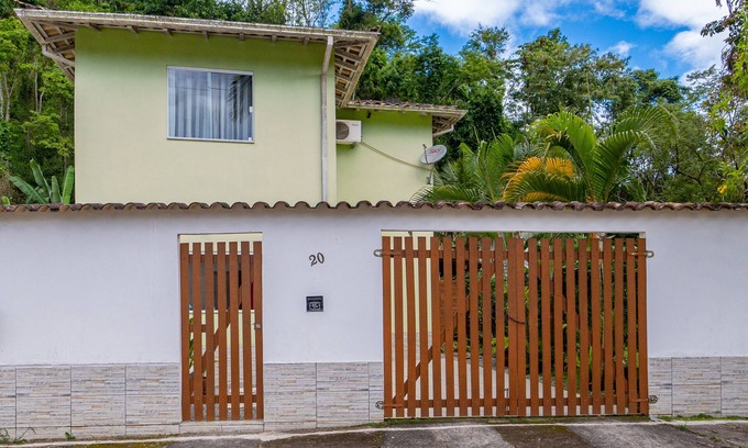 Paraty Casa | CasaDescansoParaty. 5 minutes from the center. Between beaches and waterfalls. Lots of peace!