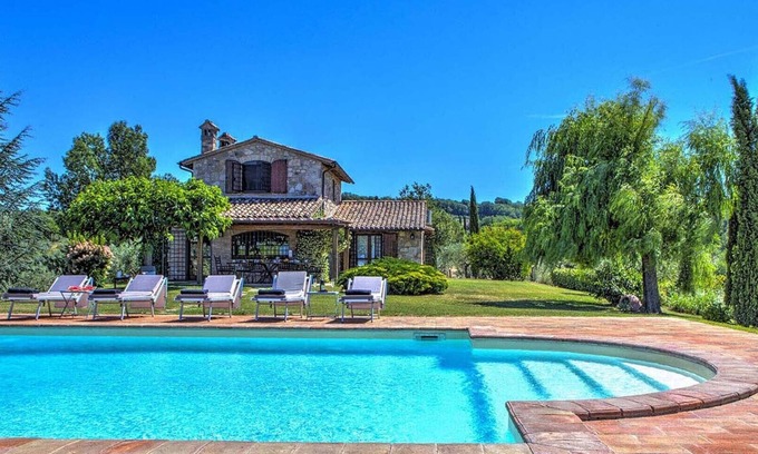 Loreto Villa | Casal Del Salice 10, Emma Villas