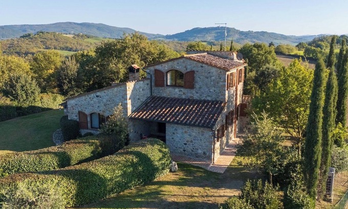 Monteguidi Villa | Casale la Peschiera In Casole d'elsa, Tuscany