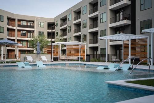 McNeil Apartamento | Casita Cactus - Poolside Charm near Domain & Q2
