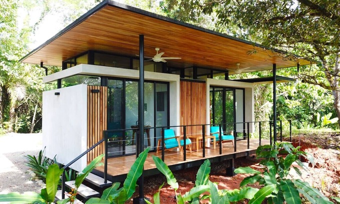 Savegre Casa | Casita Jungle Nest, 5 minutes drive to Playa Linda, 15 to Dominical, Wifi Starlink