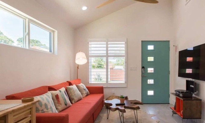 Rosewood Casa | Casita Poquita - Retiro histórico del este de Austin