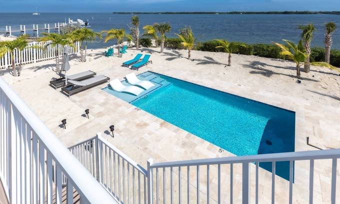 Doctor's Arm Casa | Castaway On The Keys: Experience Spectacular Open Water Living on Bogie Channel, Pool & Dockage!