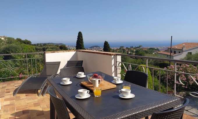 Gairaut Casa | Castel Henry - Terrace with view and large garden