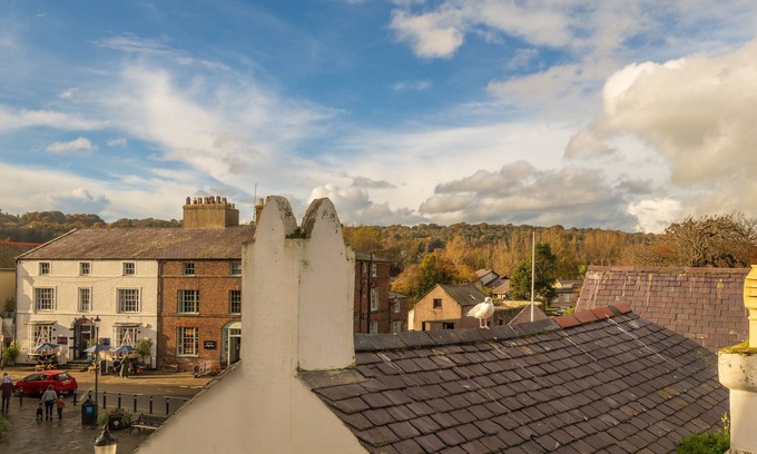 Beaumaris Casa | Castle Court
