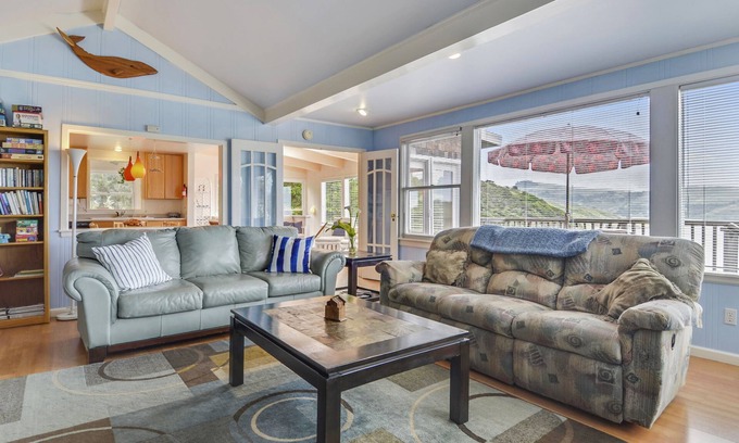 Jenner Casa | Castle Crag ~ ¡Disfruta de las vistas, sumérgete en la bañera de hidromasaje! Cerca del mar!