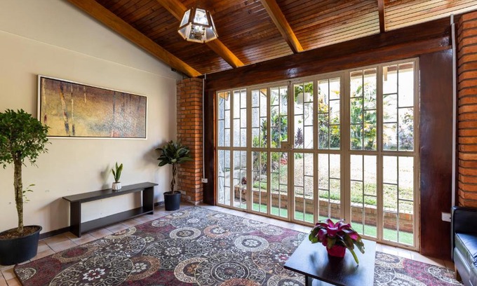 Pavas Cama Y Desayuno | Cata Bed Breakfast Pet-friendly