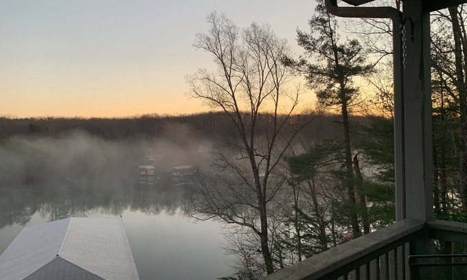 Huddleston Condominio | CATCHING RAEs on Quiet Cove