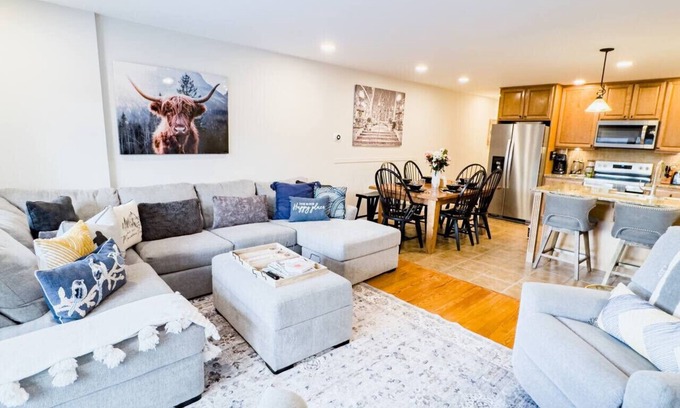 East Jewett Apartamento | Catskill Mt Oasis: sunset terraces fireplaces pool
