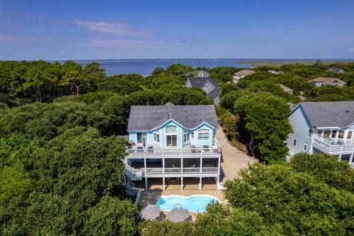 Corolla Casa | CC076 Three's a Charm