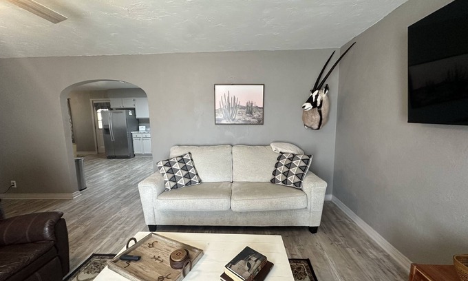 Ponca City Casa | Cedar Bunkhouse close to all Ponca City amenities!