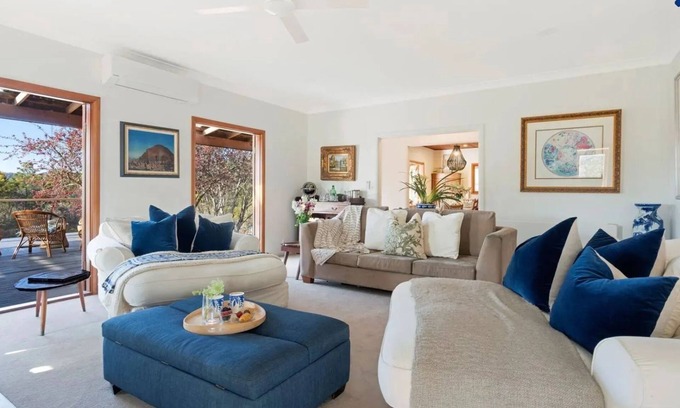 Canyonleigh Casa | Cedar Cottage – charming rural vistas