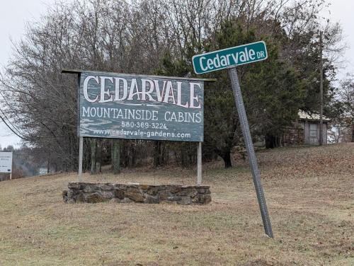 Davis Cabina | Cedarvale Cabins Turner Falls