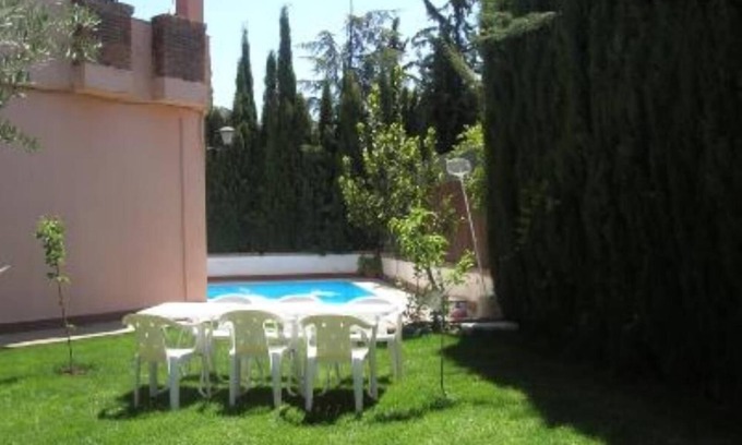Cenes de la Vega Casa | Cenes De La Vega: Casa con jardín