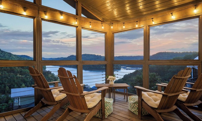 Smithville Casa | Center Hill Lake House with Lake Views/Access & Pool