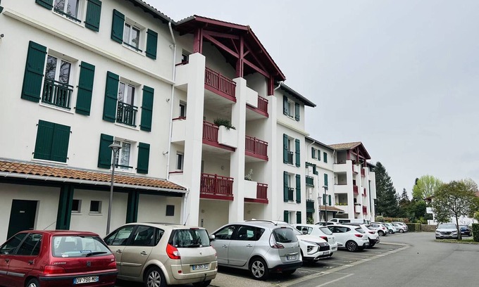 Cambo-les-Bains Apartamento | Apartamento céntrico y moderno en Cambo-les-Bains con terraza y parking