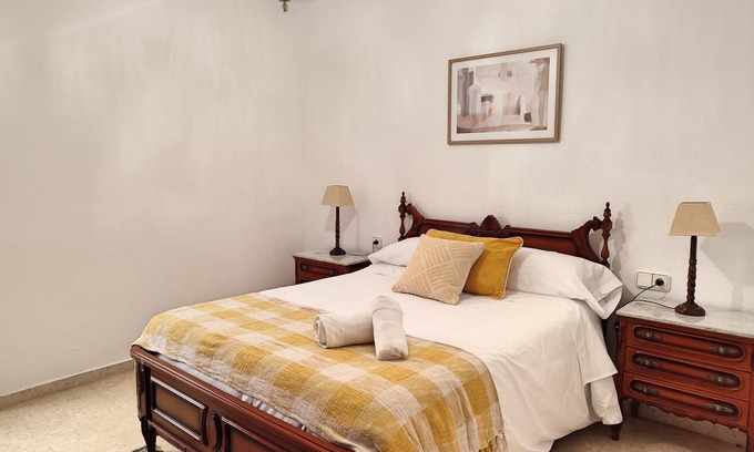 Huerta del Rey Vallellano Apartamento | Céntrico Apartamento Jardines de Vallellano