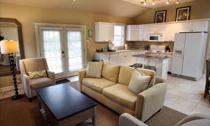 East Midtown Cabaña | Central Blue Door .... Recién renovado histórico Midtown Cottage