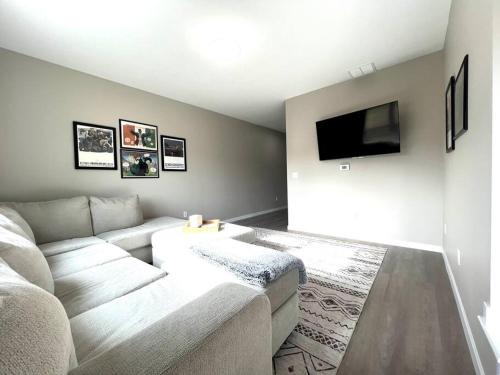 Cedar Falls Apartamento | Central Cedar Falls Townhome - King Beds!