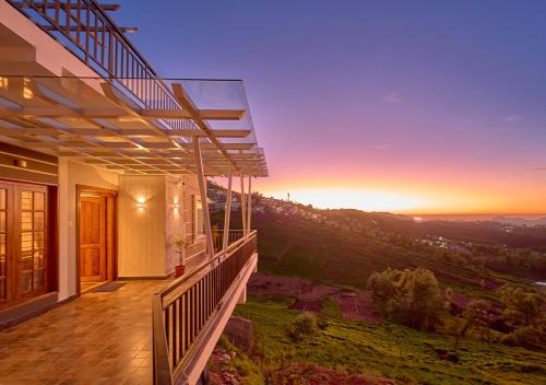 Wellington Casa | Central Homestay Ooty by VOYE HOMES Family-Friendly Budget Stay with Valley And Mountain Views