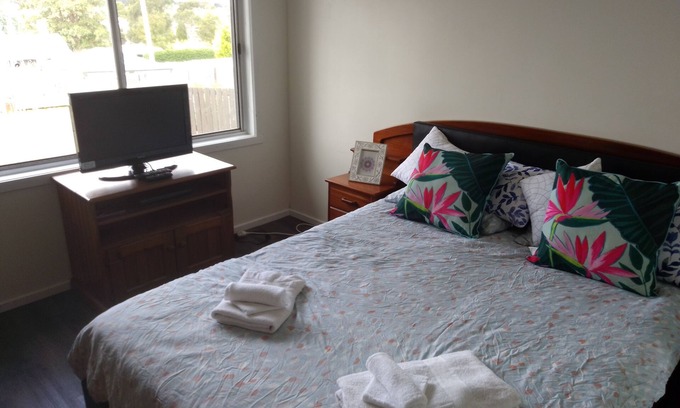 Waratah Apartamento | Central Location To Platypus! Waratah Waterfall Retreat Unit3 Free Pay TV & WiFi