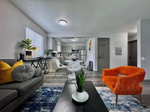 Downtown Sacramento Apartamento | Central Midtown Apt-Secure Parking-Walk to Target