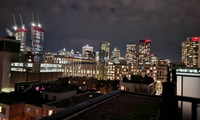 Milton Park Condominio | Central Penthouse, 1Bedrooms and Den 4 guests, close by metro St-Laurent