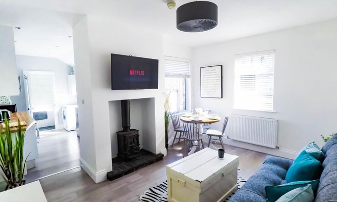 Stamford Casa | Central Stamford Townhouse With Parking